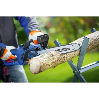 LUX Elektro-Kettensäge E-KS-2400/40 A LUX Elektro-Kettensäge E-KS-2400/40 A -obi verkäufe 4007872348496 A01 041217